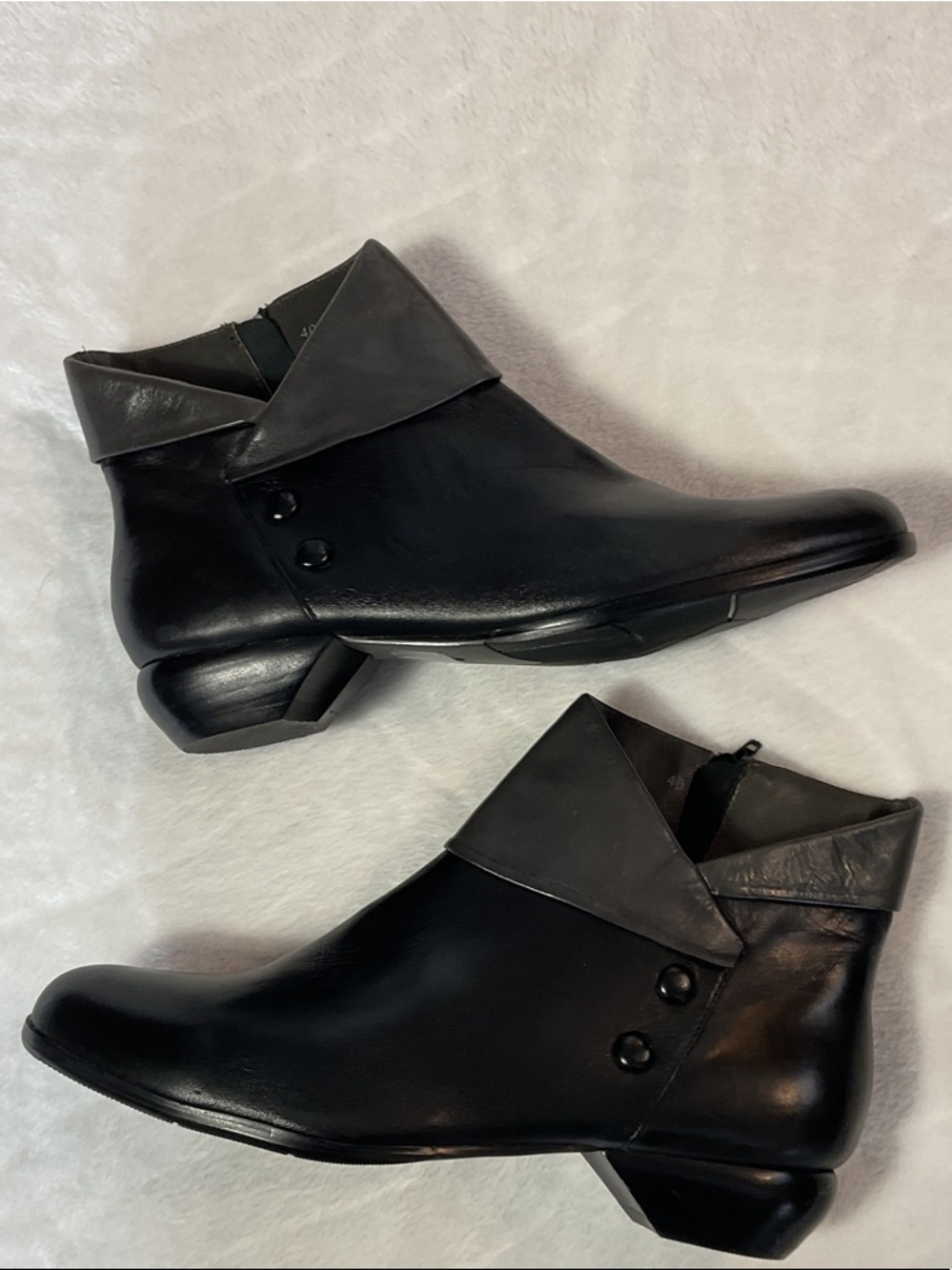 Women's Black pleather boots